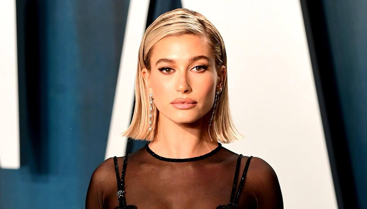 Hailey Bieber - The model is already wearing one of the biggest jeans trends for autumn